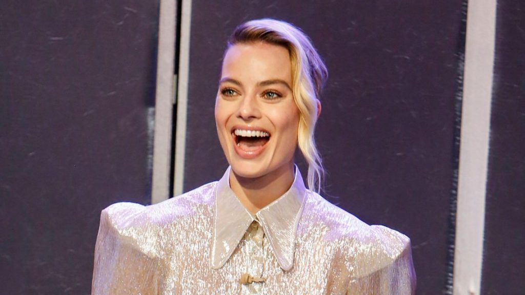 This is Margot Robbie Drunk photo